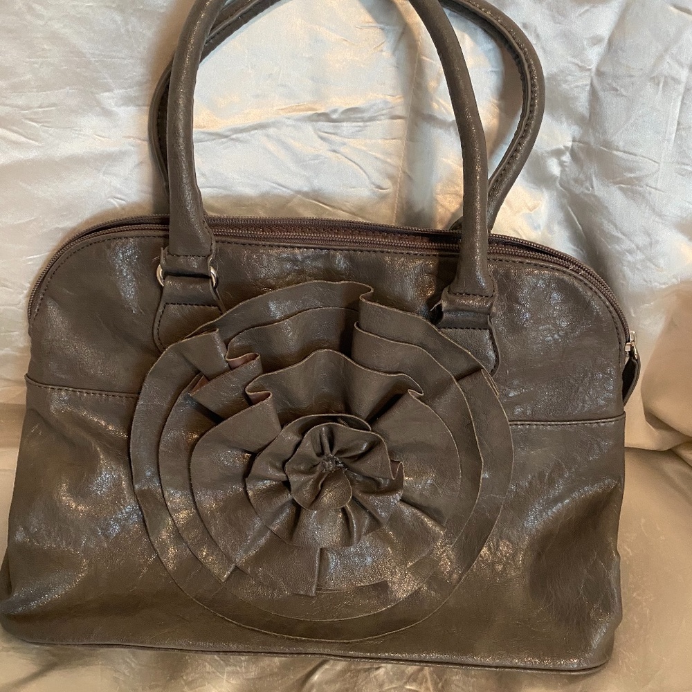 CUTE GRAY PURSE. EUC!